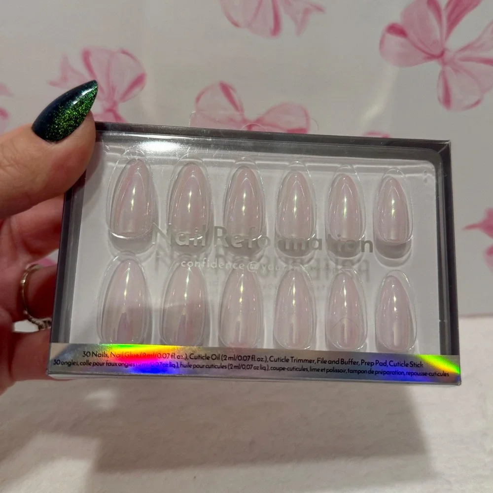 Nail Reformation Almond Shape Press On Nails Iridescent Shimmer‎ Set 30